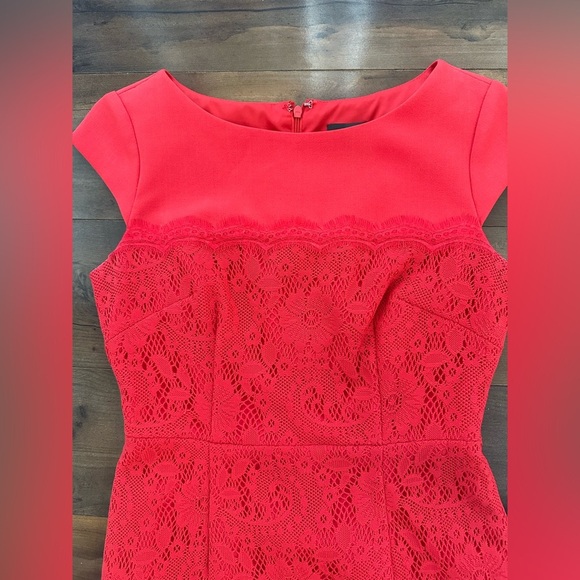 Adrianna Papell Red Lace Sheath Dress Cap Sleeve Size 2 - Picture 3 of 7